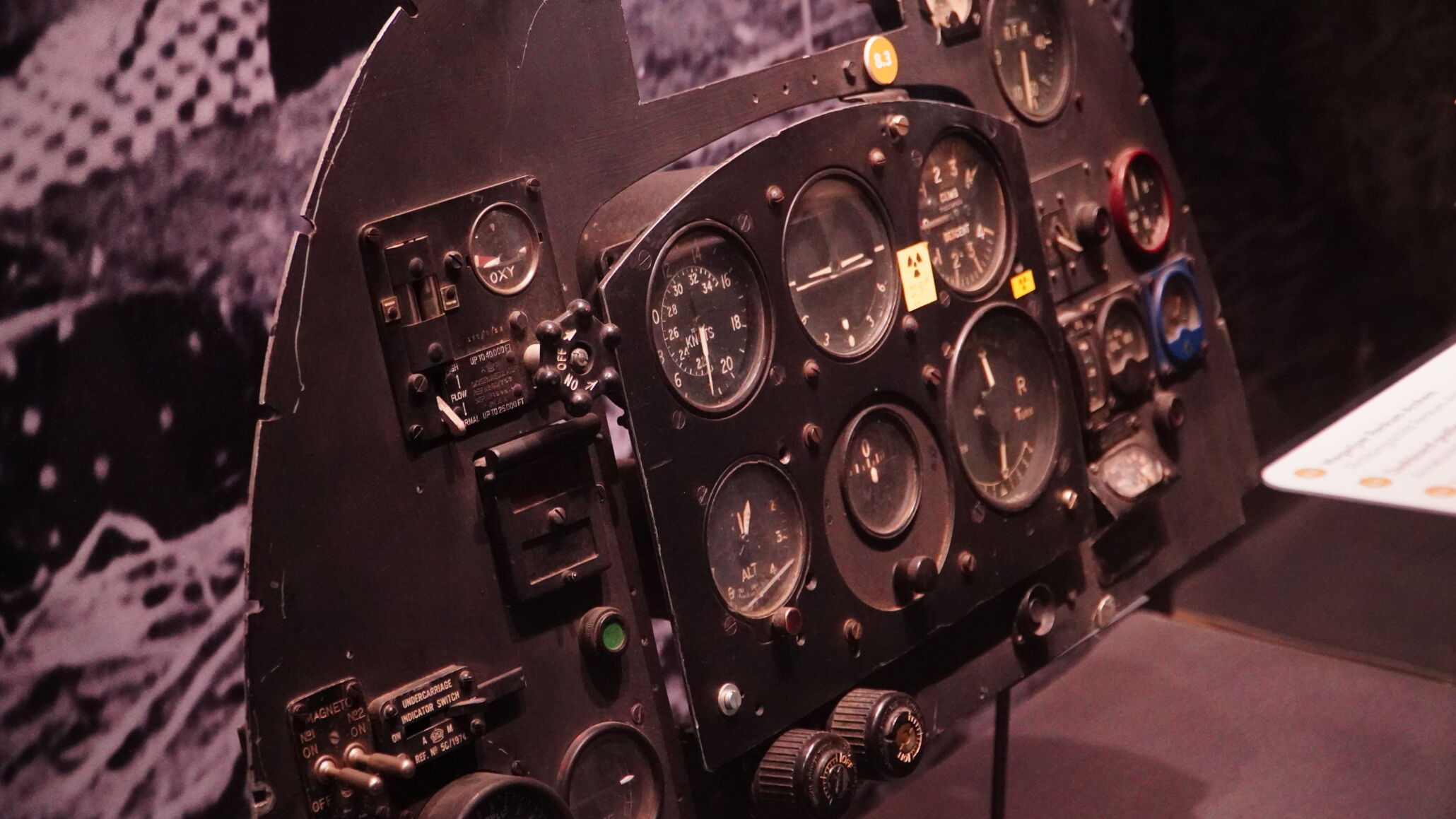 Flugzeug-Schaltpult-aus-dem-krieg-Bordfluganlage