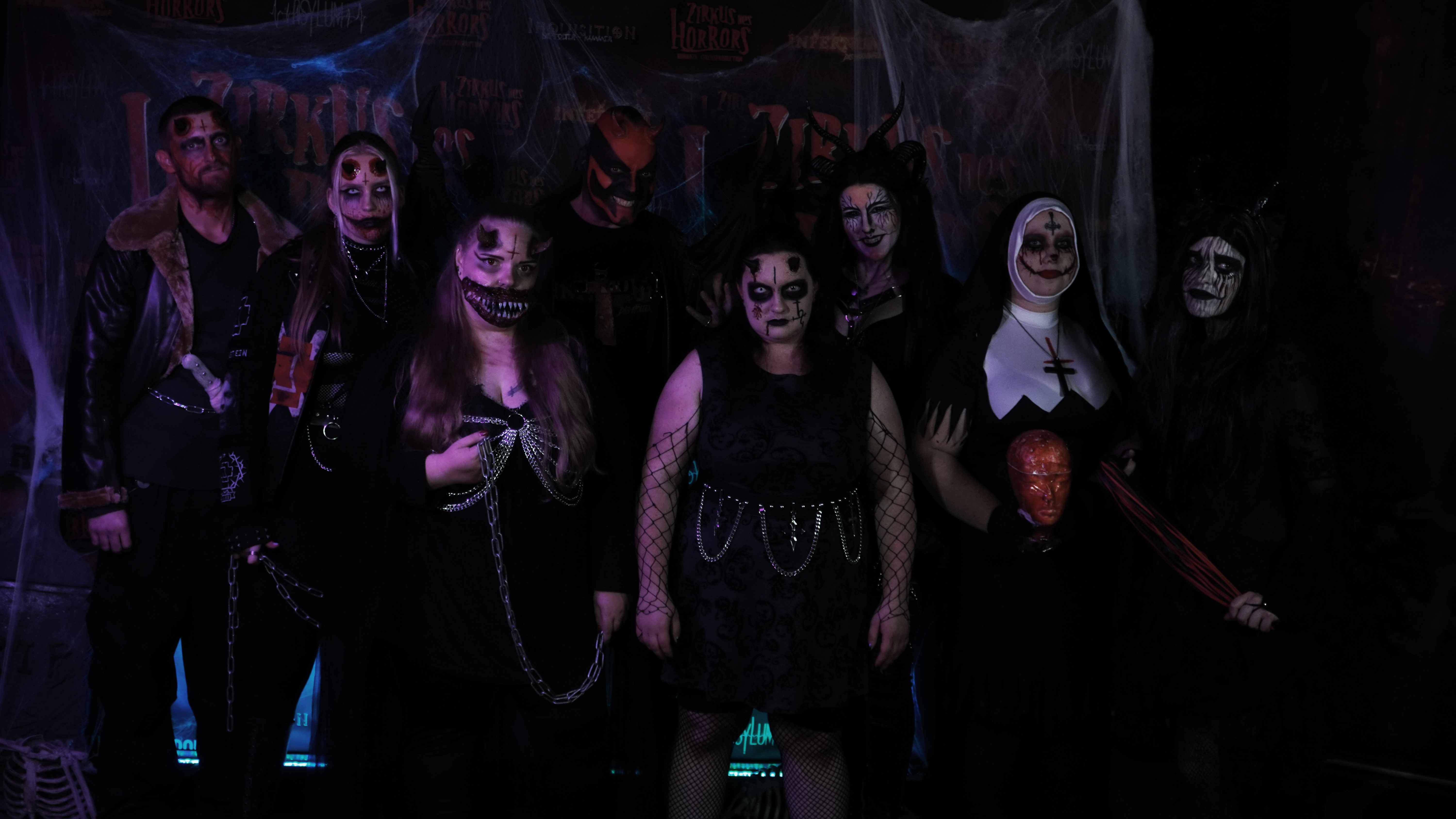 Das Team - Zirkus des Horrors Düsseldorf - Gruppen Foto der Dämonen
